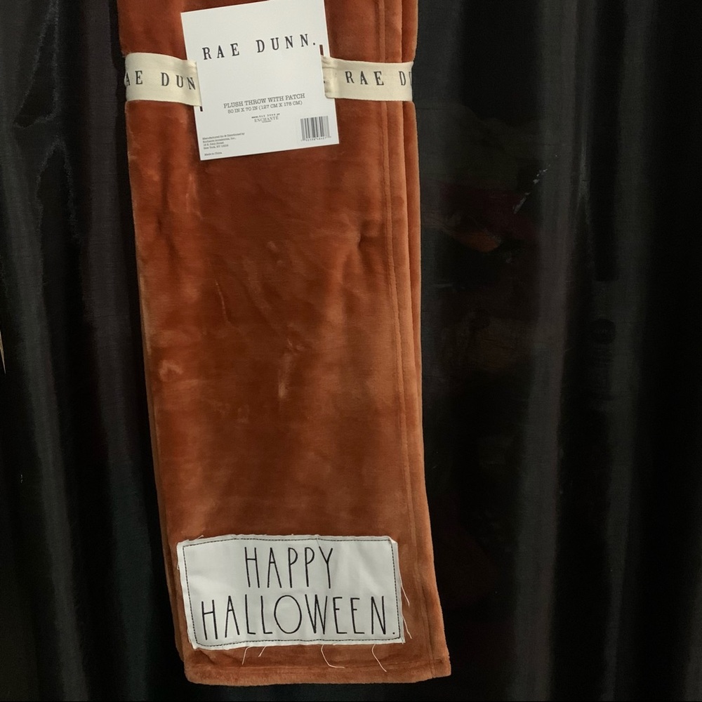 Rae Dunn Happy Halloween 🎃 plush throw - Picture 4 of 8